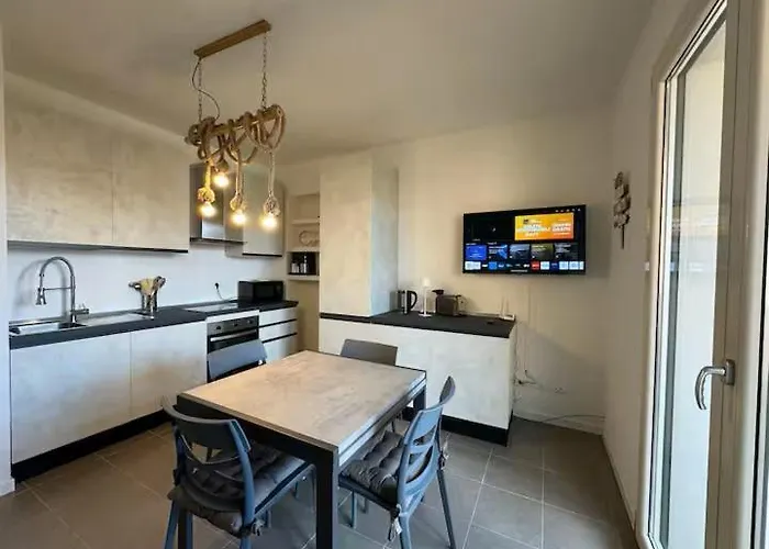 Max House A Un Passo Dal Mare * Бадеси